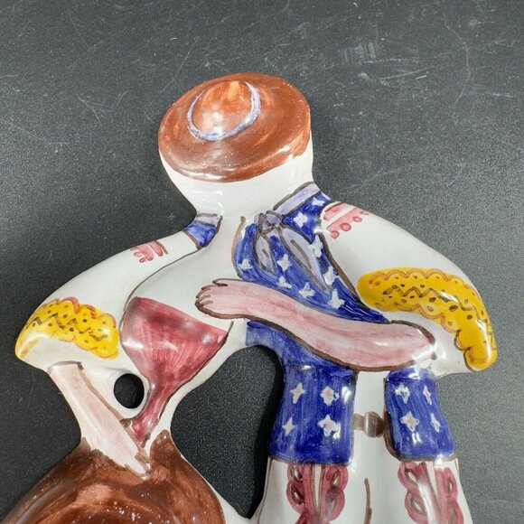 Hand Made Italian DERUTA Pottery Wall Hanging Figure Musician Playing Music VTG - Picture 6 of 13